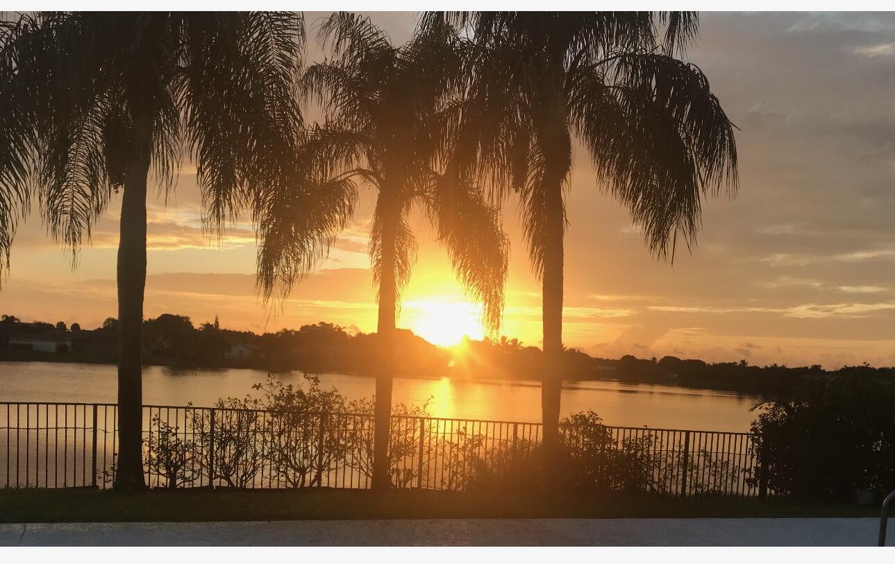 4698 Bocaire Boulevard