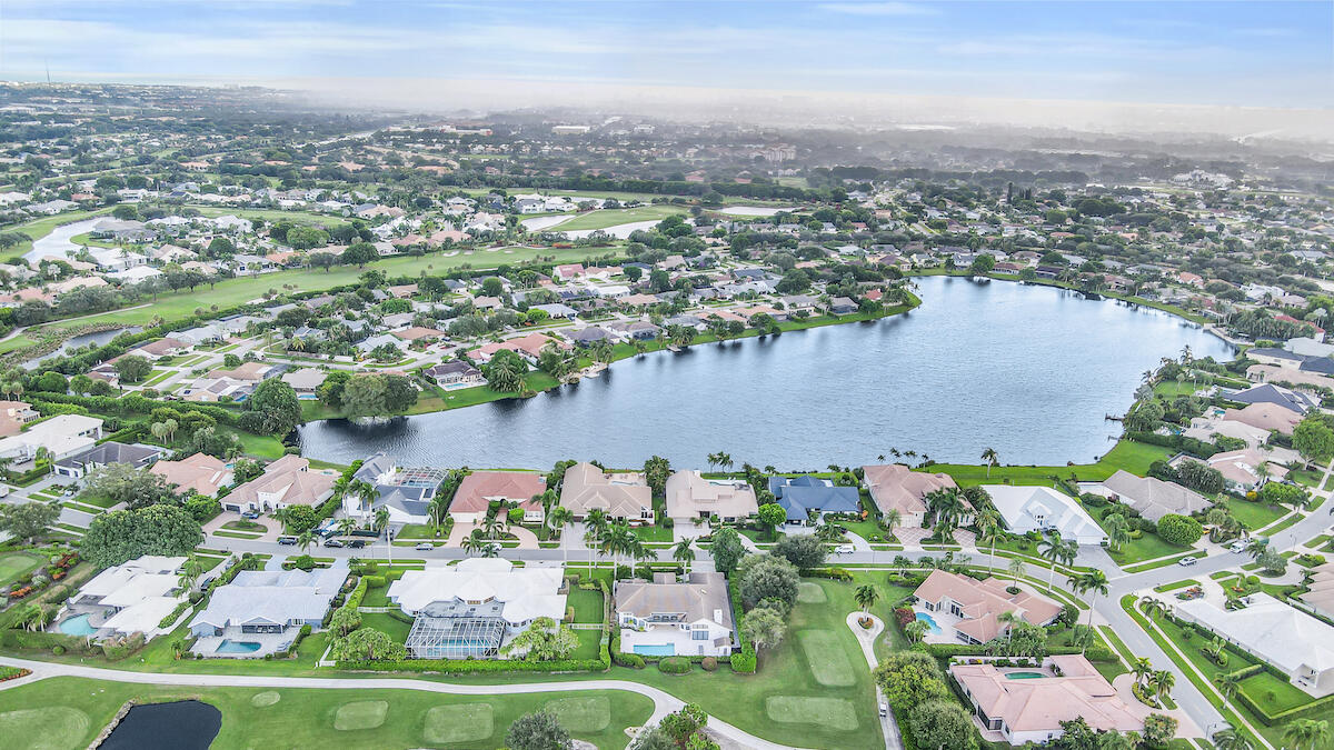 4698 Bocaire Boulevard