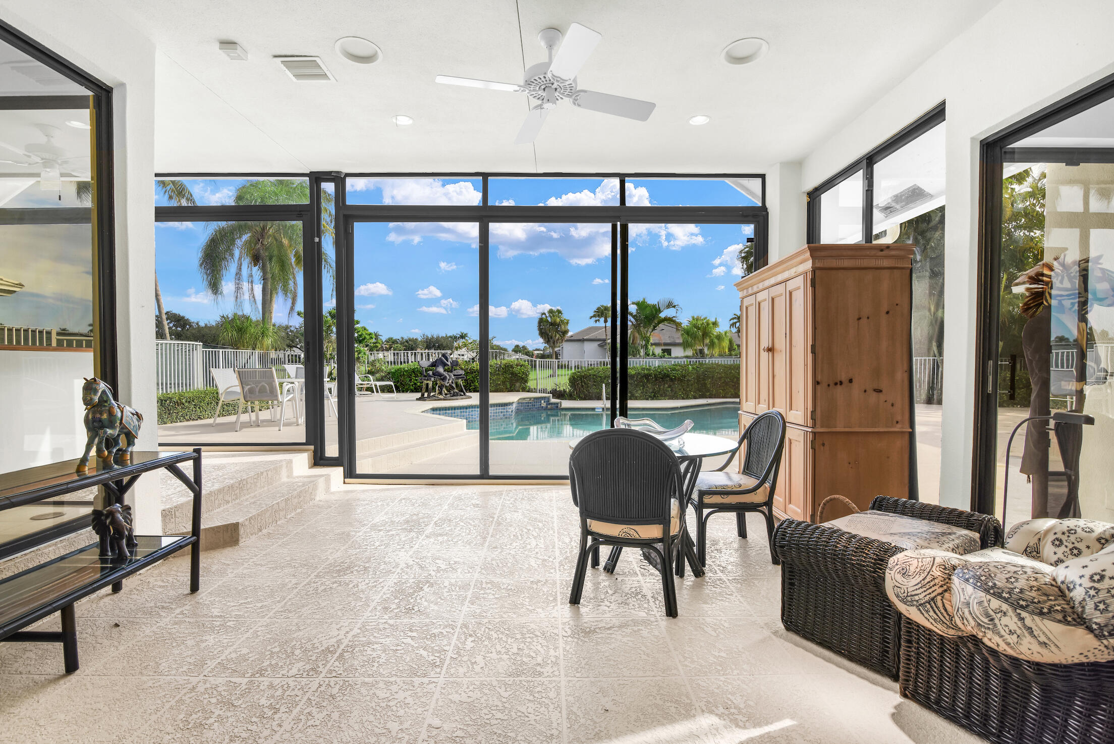 4531 Bocaire Boulevard