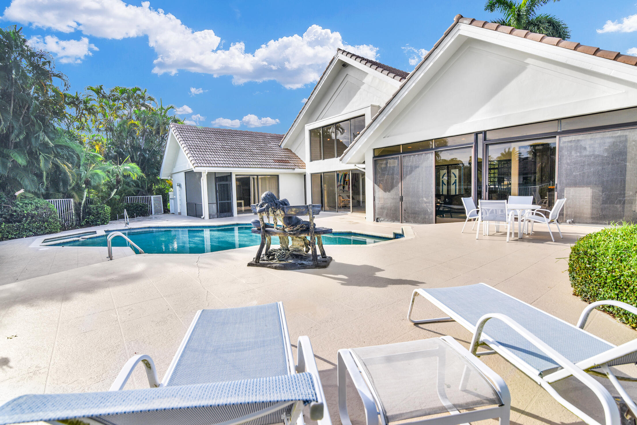 4531 Bocaire Boulevard