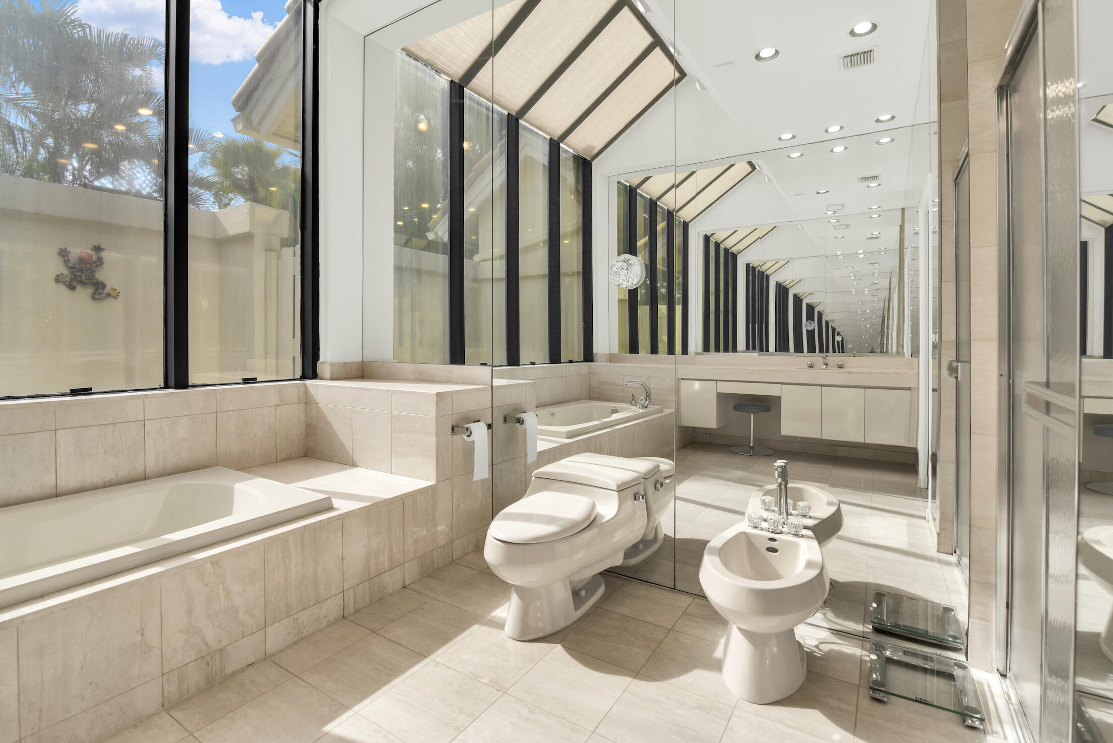 4531 Bocaire Boulevard