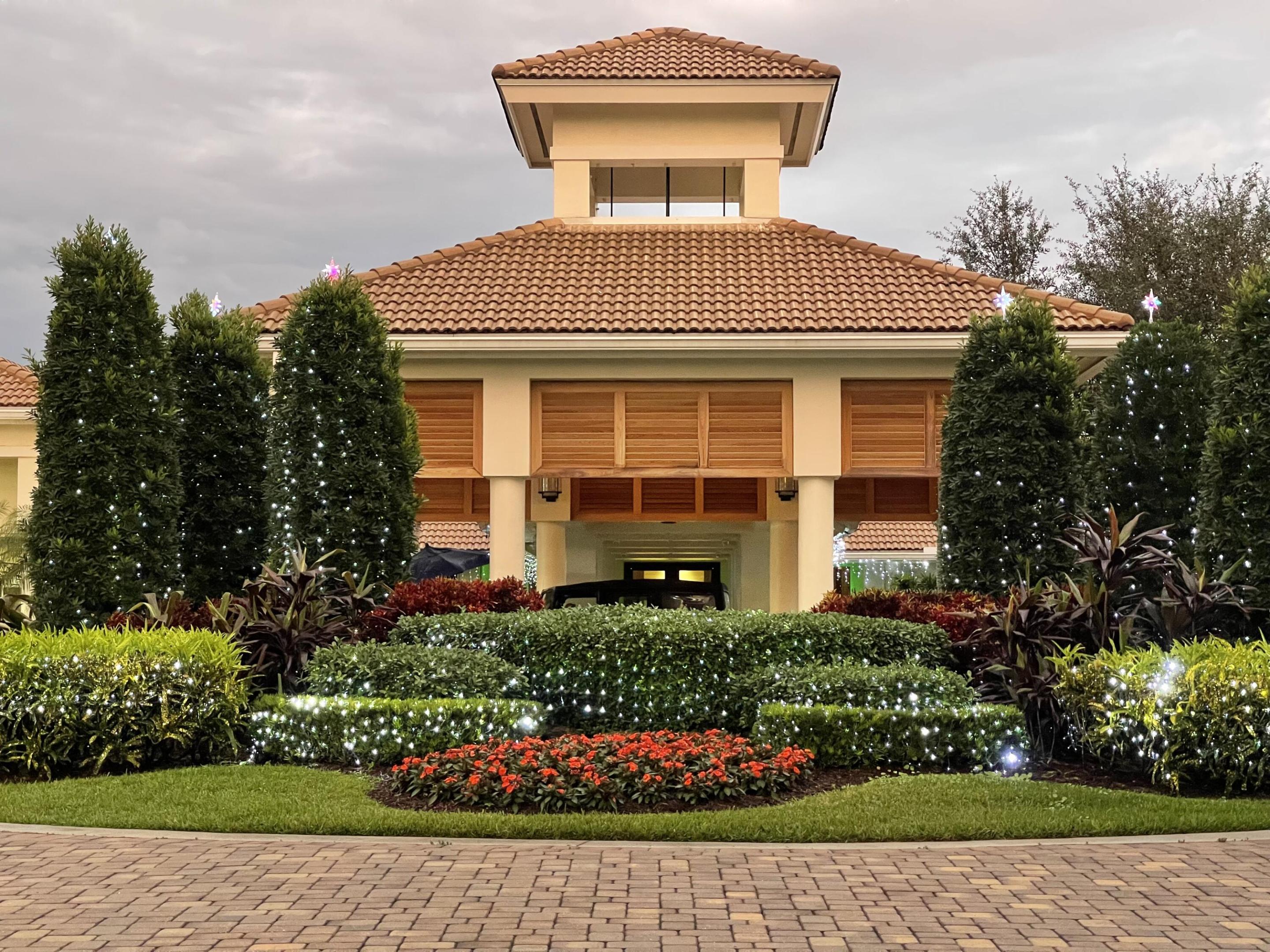 4531 Bocaire Boulevard