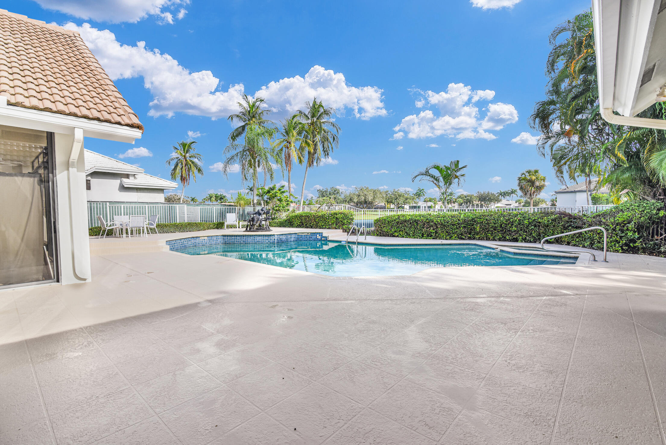 4531 Bocaire Boulevard