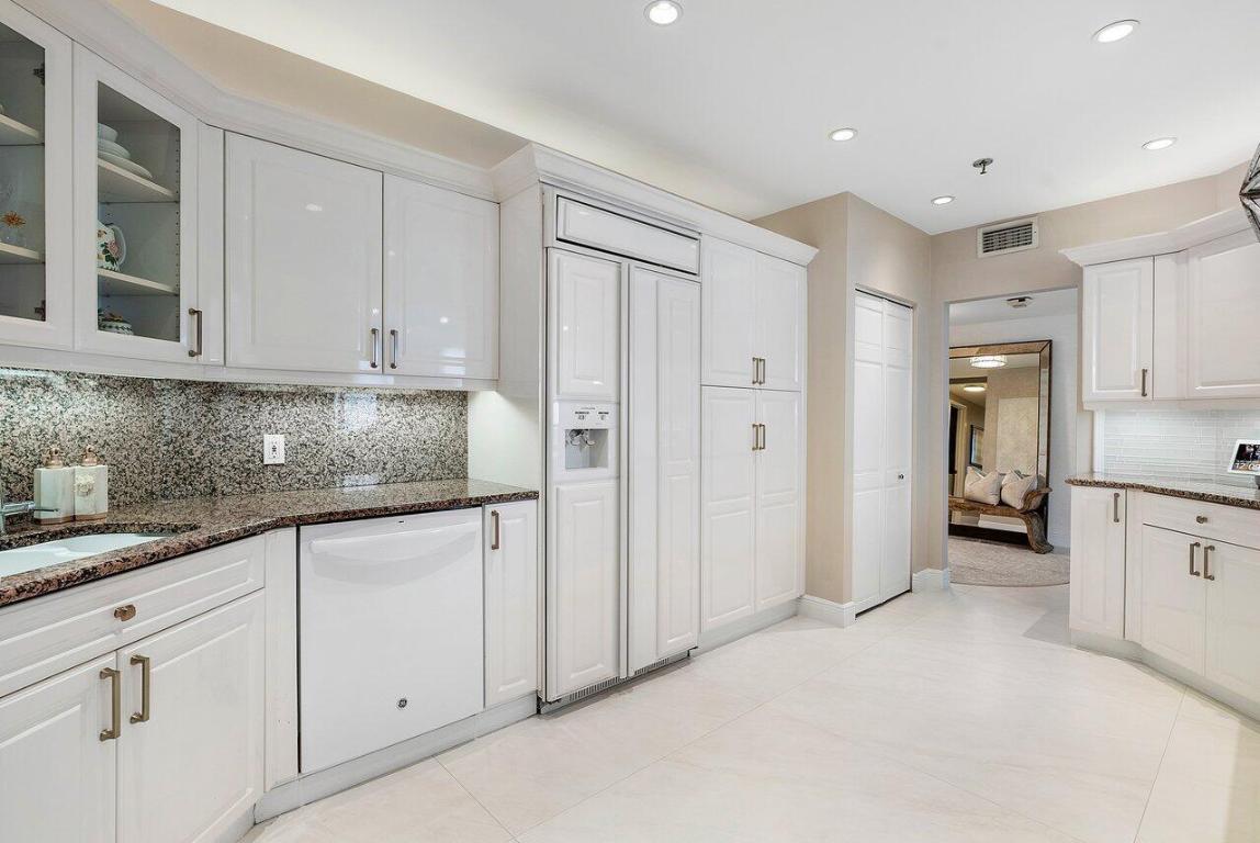 3201 S Ocean Boulevard 704