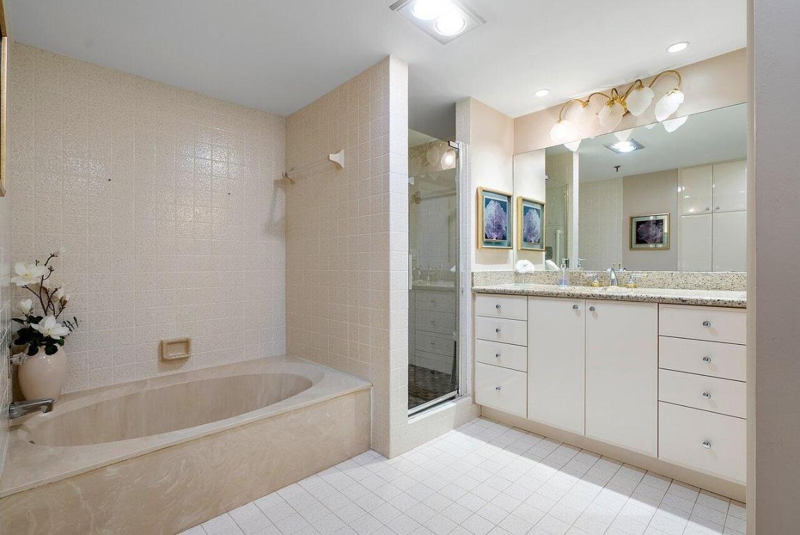 3201 S Ocean Boulevard 704