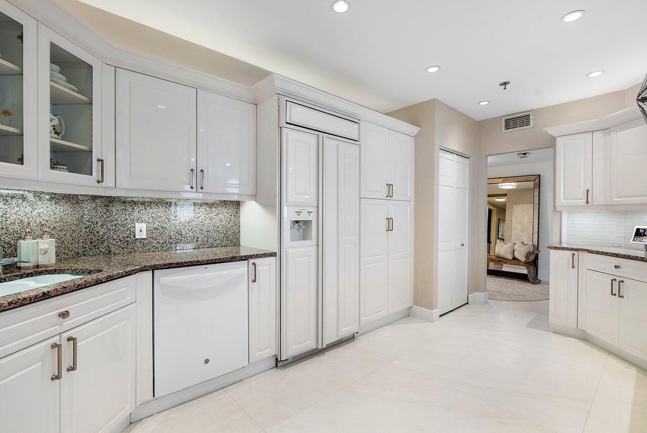 3201 S Ocean Boulevard 704
