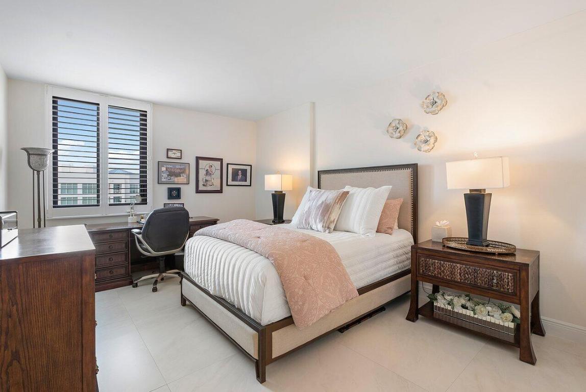 3201 S Ocean Boulevard 704