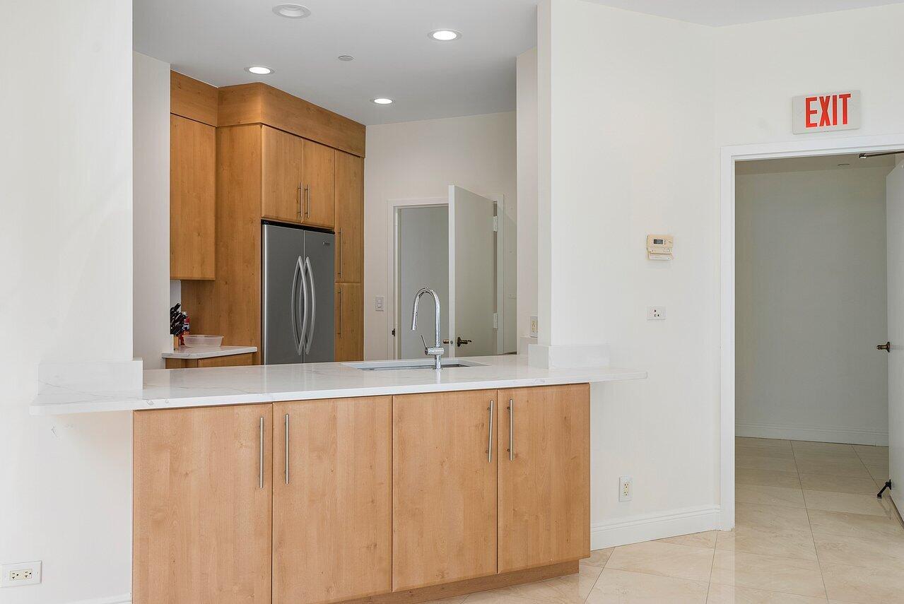 3201 S Ocean Boulevard 704