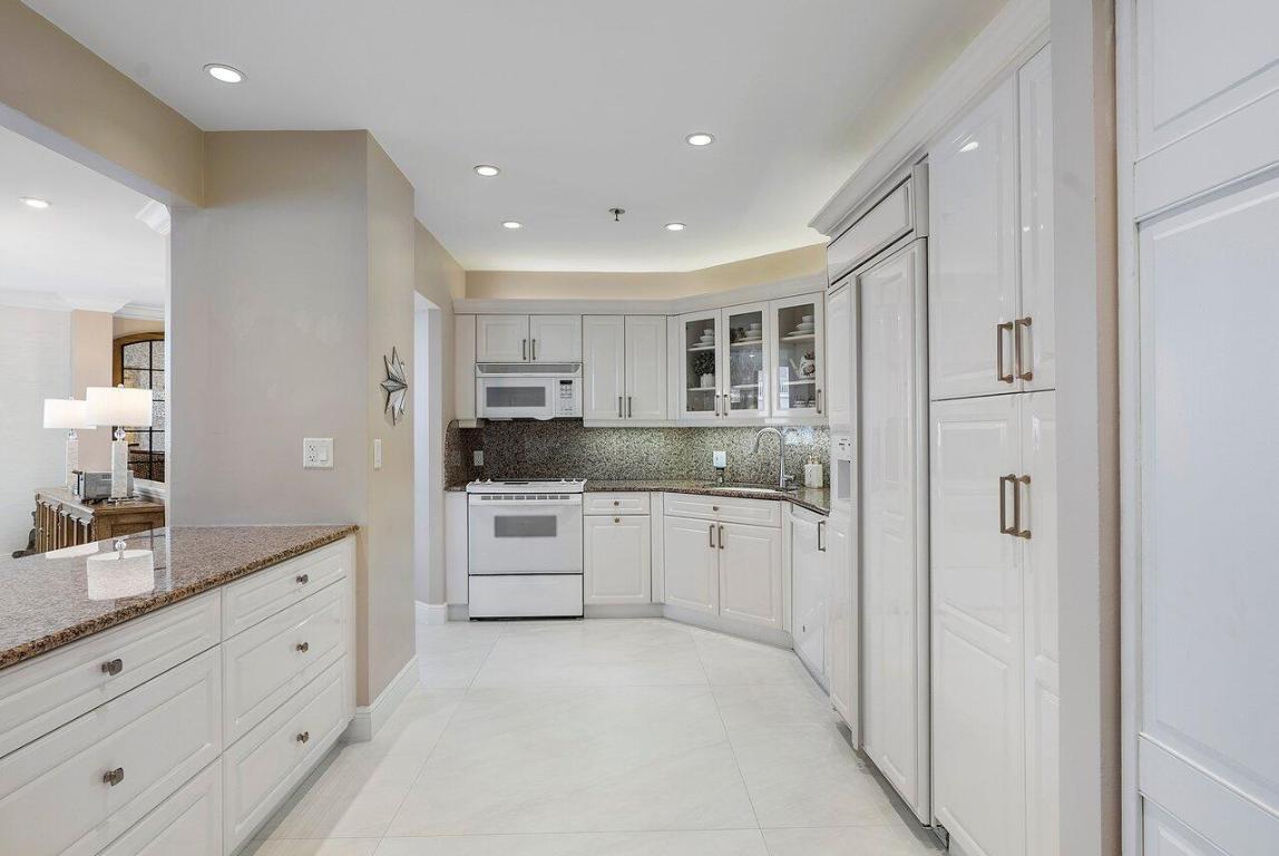 3201 S Ocean Boulevard 704