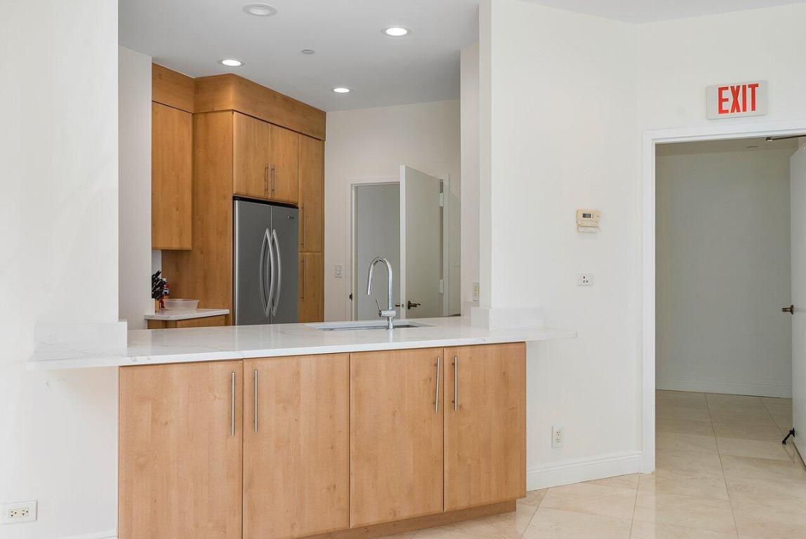 3201 S Ocean Boulevard 704