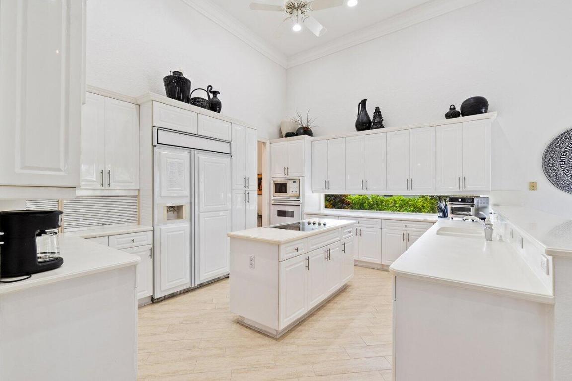 4148 Bocaire Boulevard