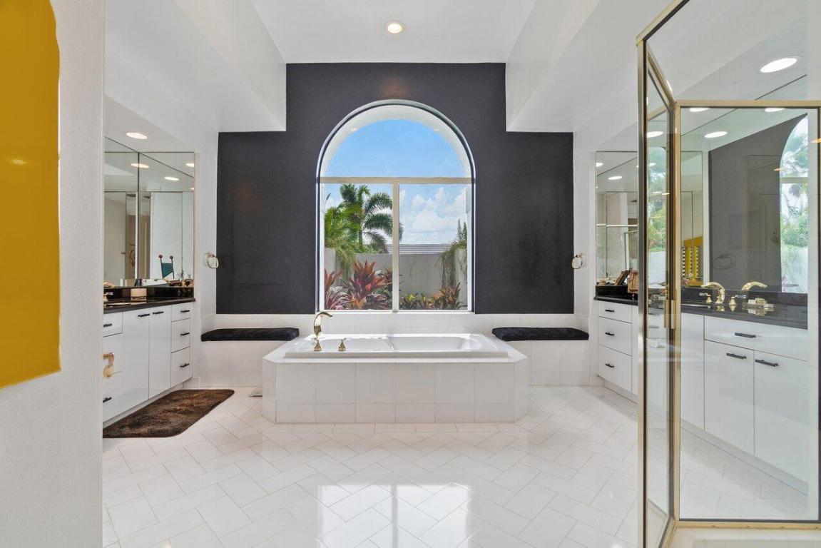 4148 Bocaire Boulevard