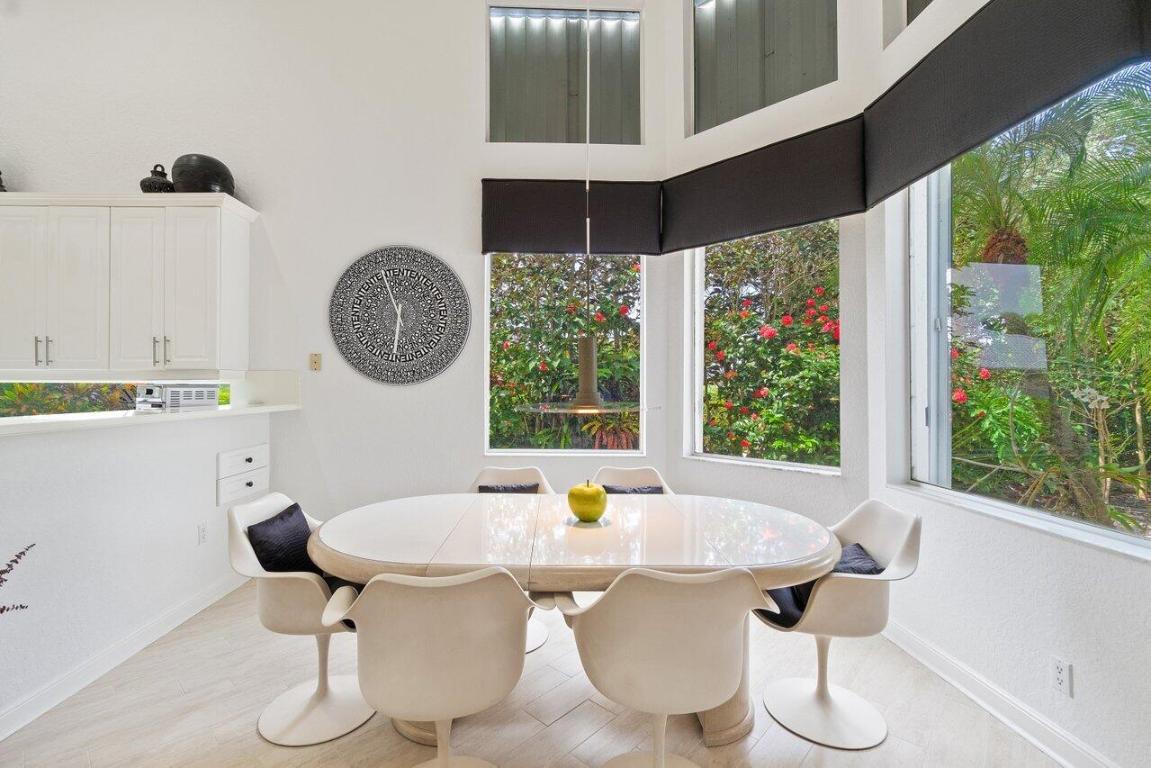 4148 Bocaire Boulevard