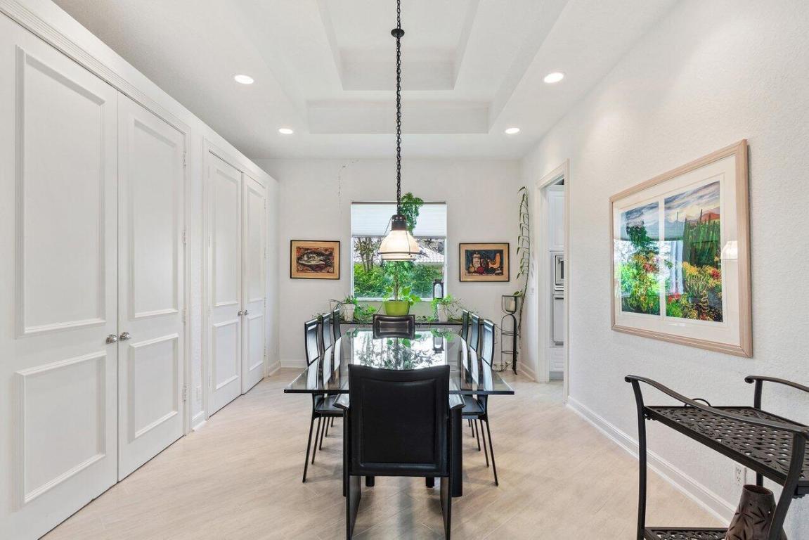 4148 Bocaire Boulevard