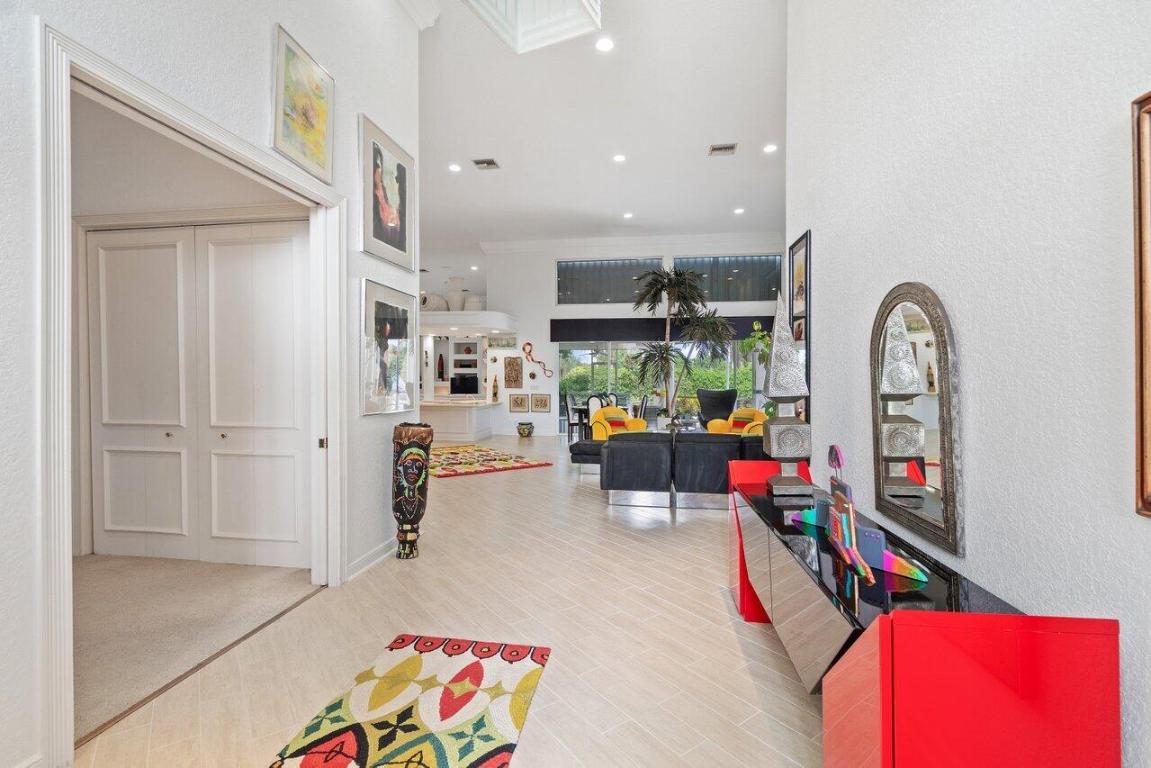 4148 Bocaire Boulevard