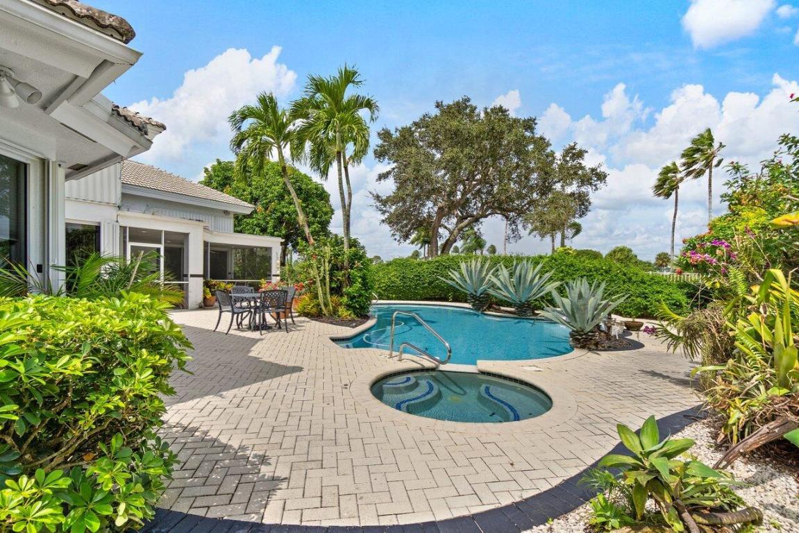 4148 Bocaire Boulevard