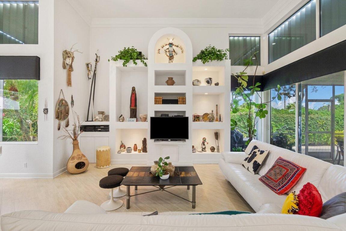 4148 Bocaire Boulevard