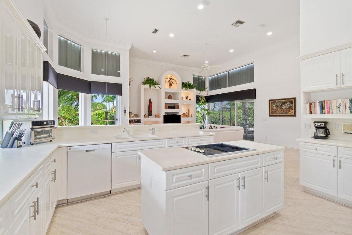 4148 Bocaire Boulevard