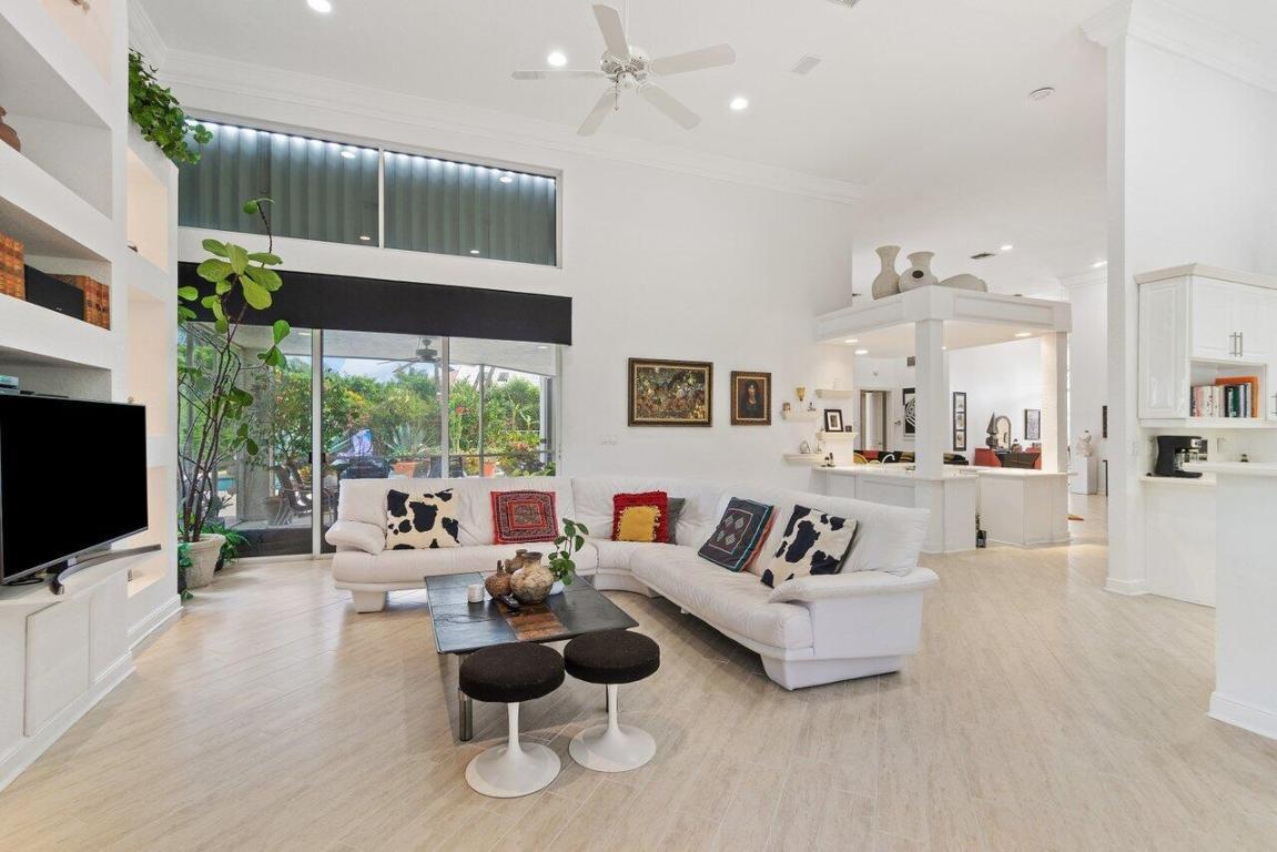 4148 Bocaire Boulevard