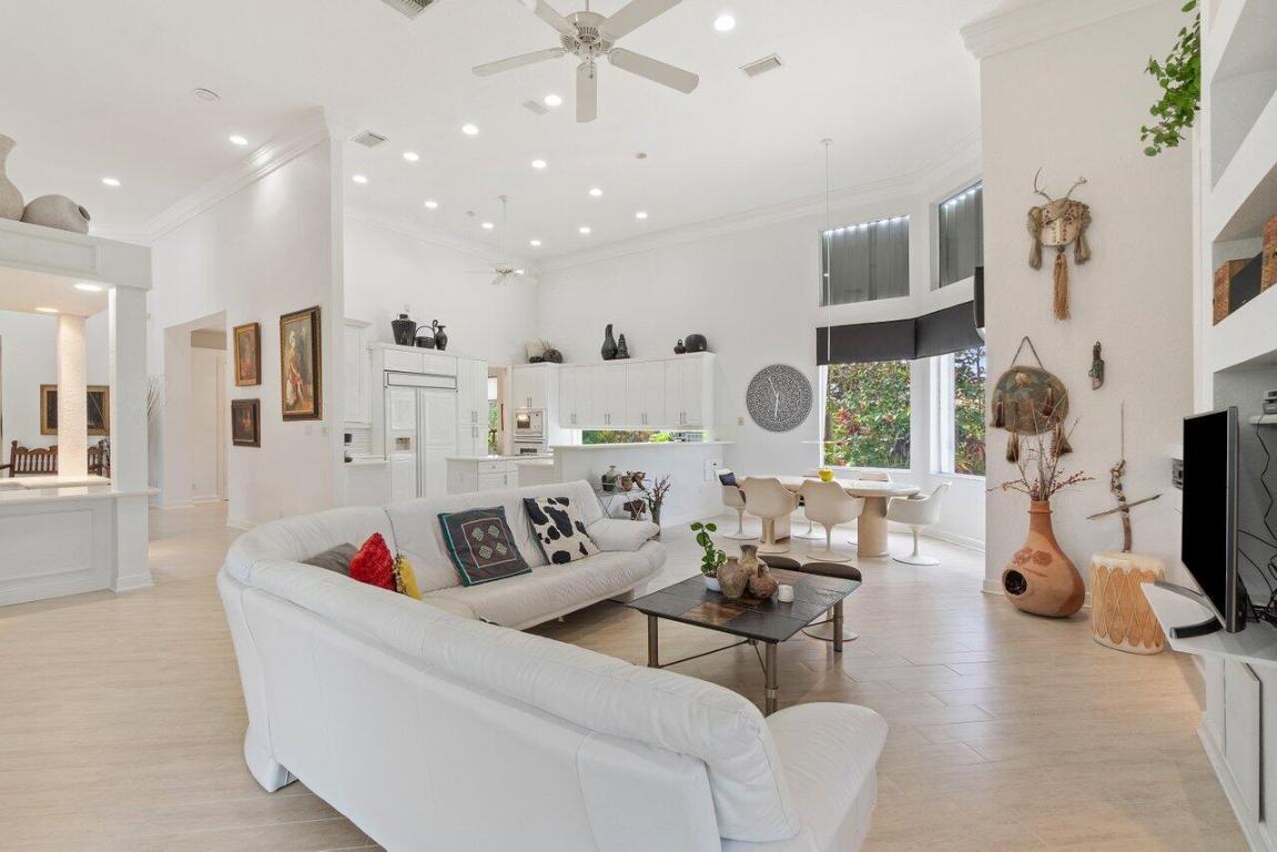 4148 Bocaire Boulevard