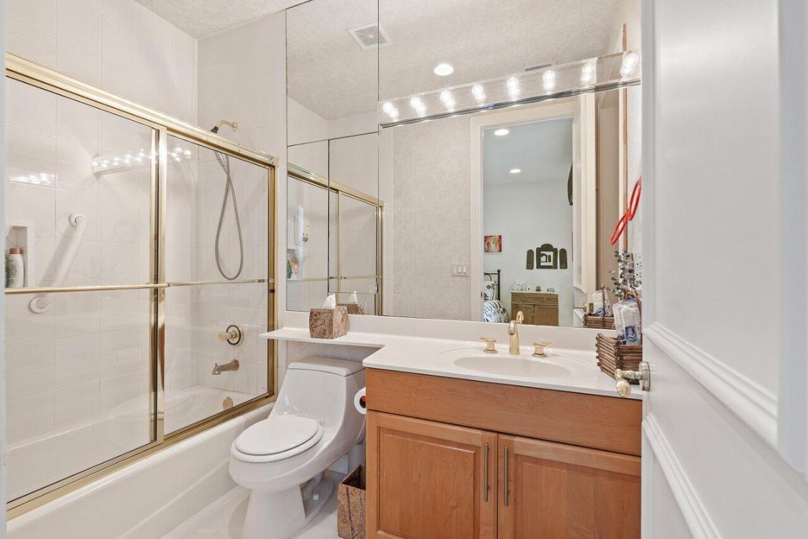 4148 Bocaire Boulevard