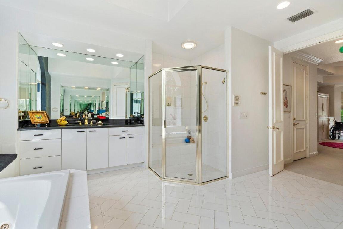 4148 Bocaire Boulevard