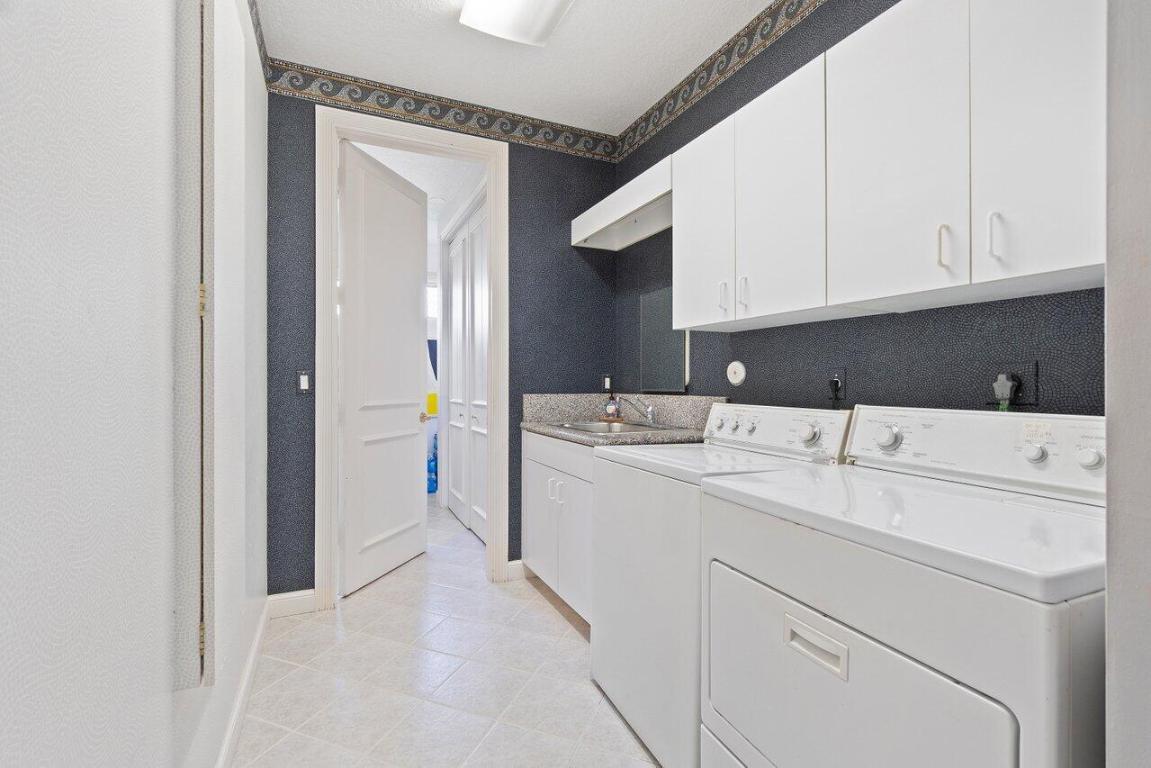 4148 Bocaire Boulevard