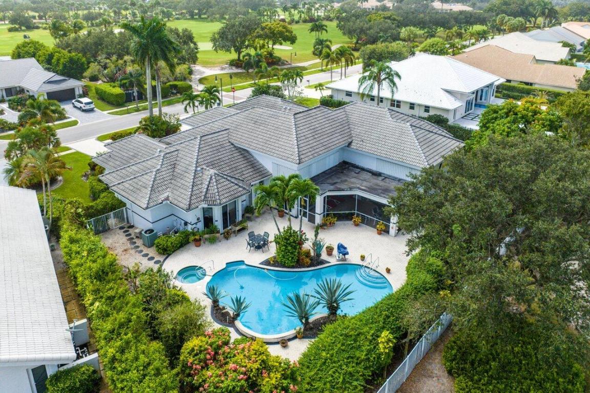 4148 Bocaire Boulevard