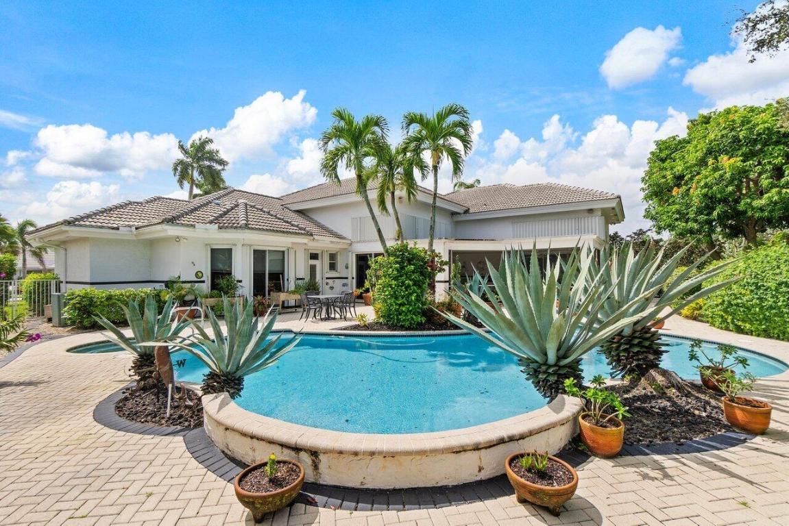 4148 Bocaire Boulevard