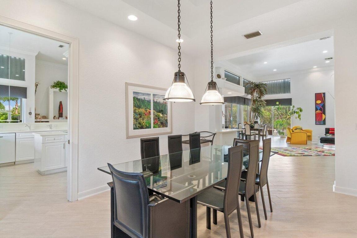 4148 Bocaire Boulevard