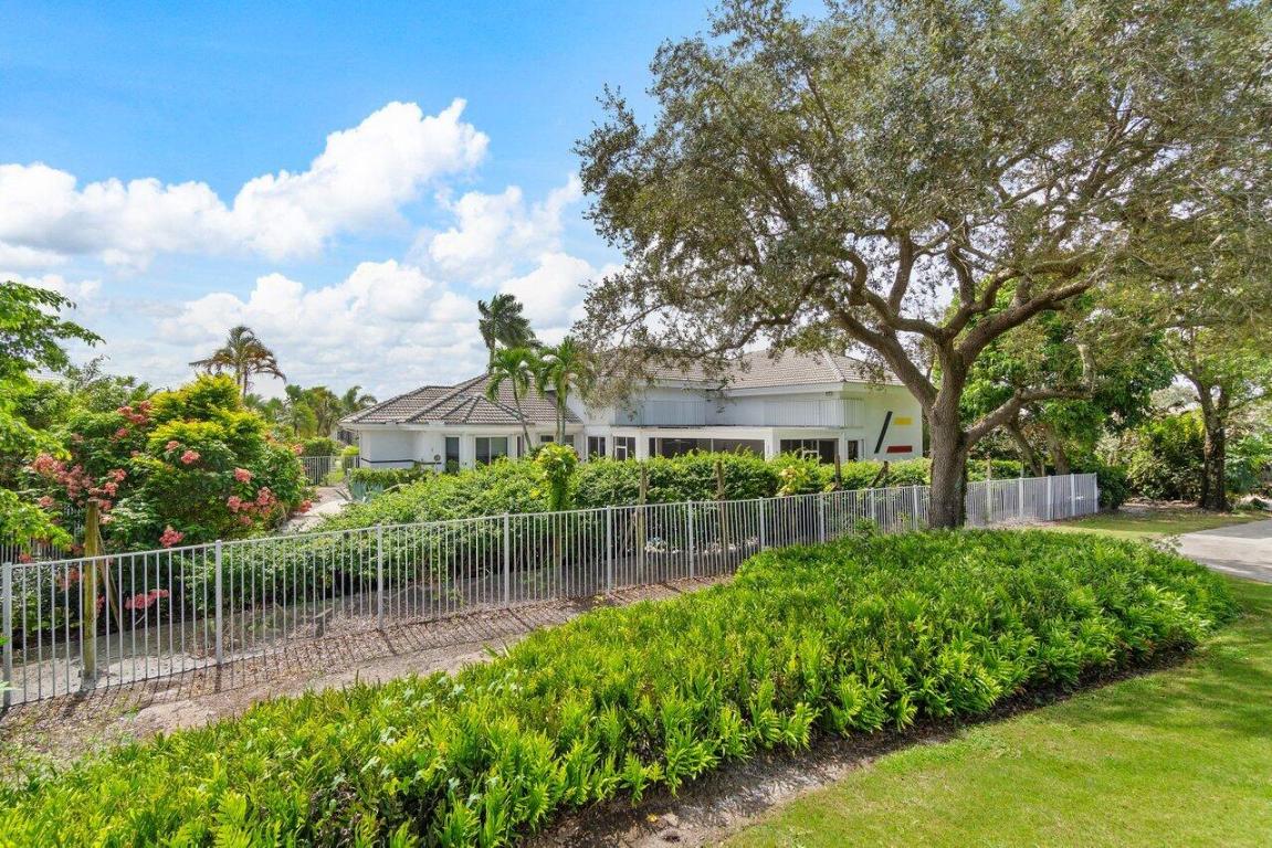 4148 Bocaire Boulevard