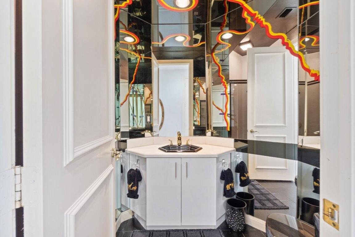 4148 Bocaire Boulevard