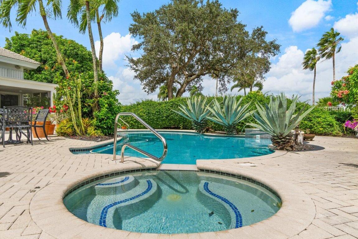 4148 Bocaire Boulevard