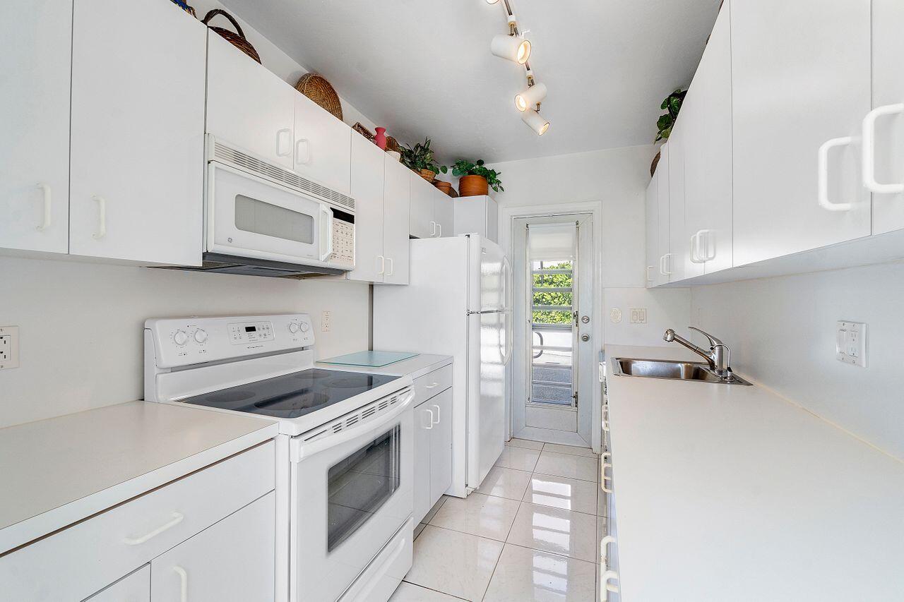 1221 Hillsboro Mile 42a