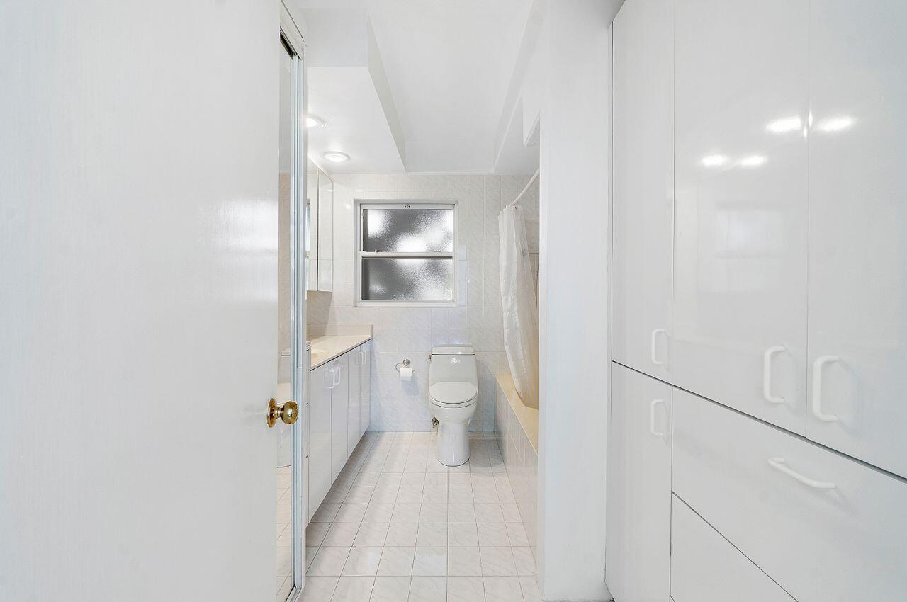 1221 Hillsboro Mile 42a