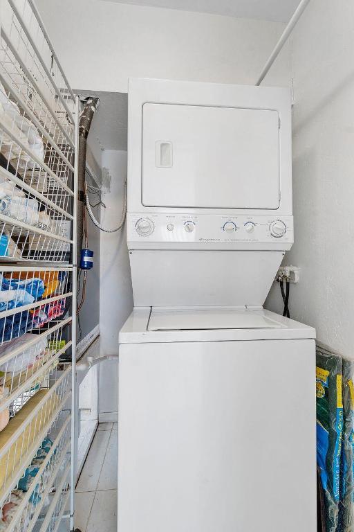 1221 Hillsboro Mile 42a