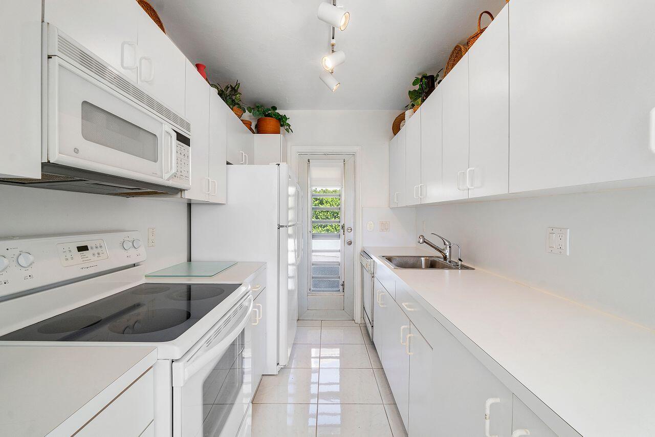 1221 Hillsboro Mile 42a