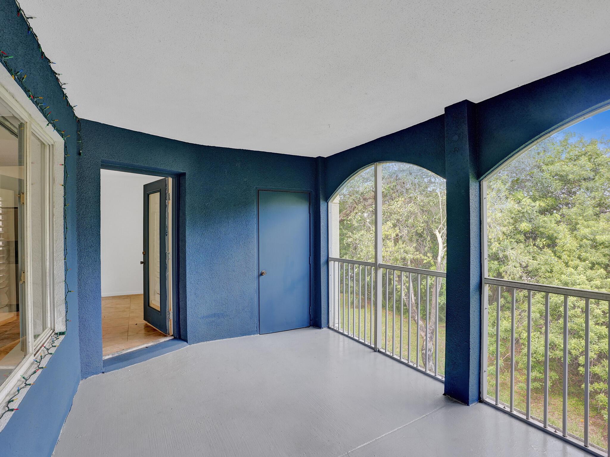 815 W Boulevard 11-202