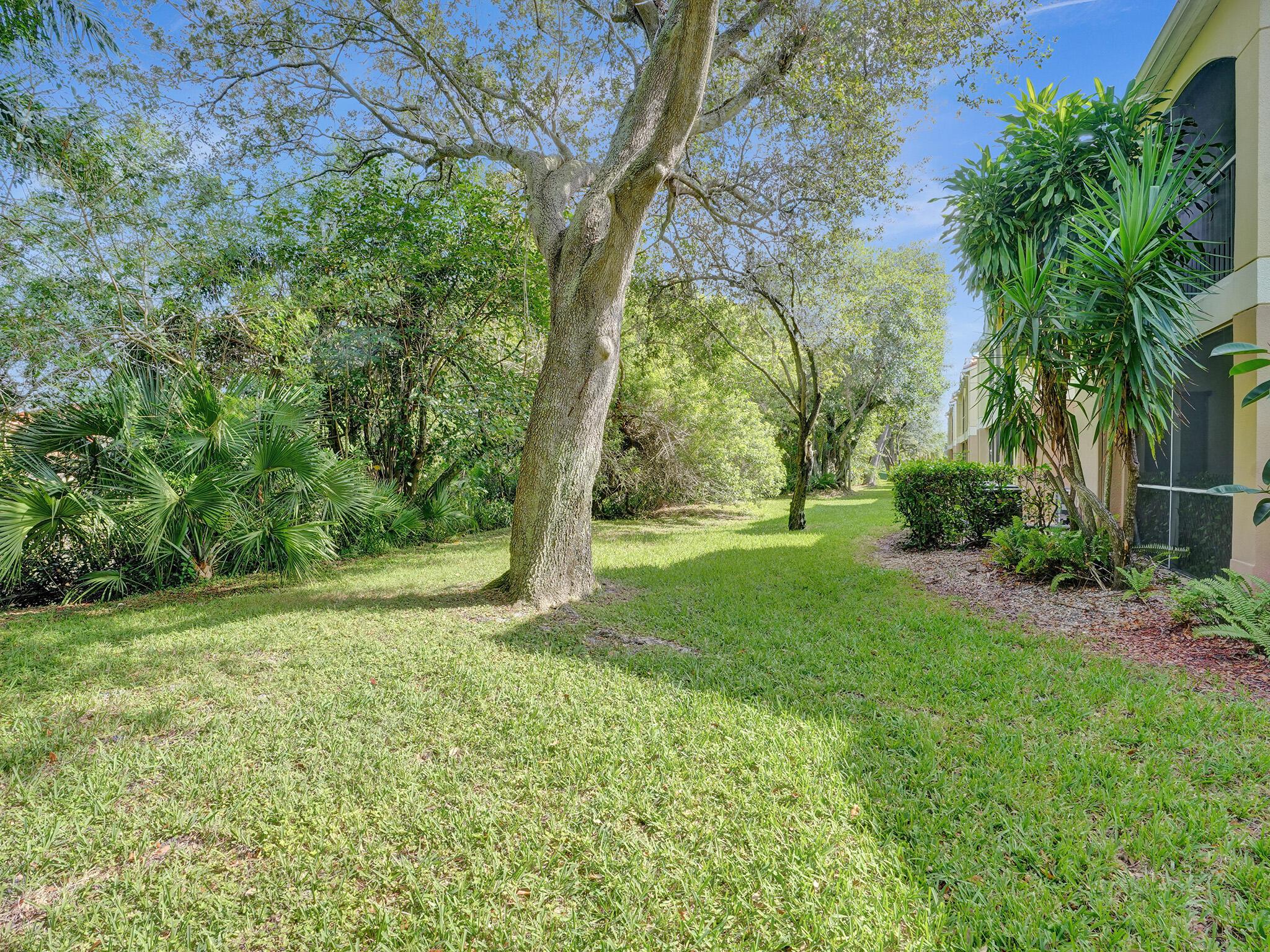 815 W Boulevard 11-202