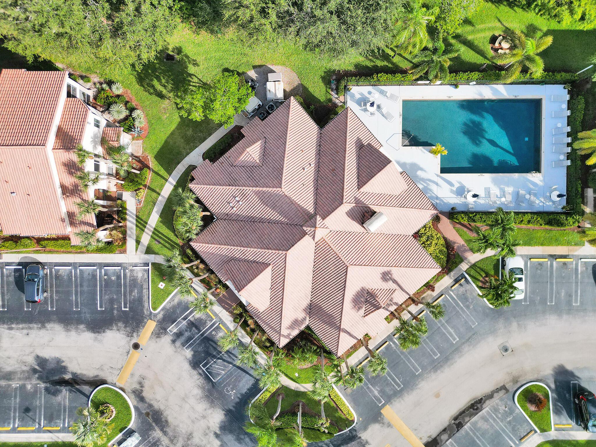 815 W Boulevard 11-202