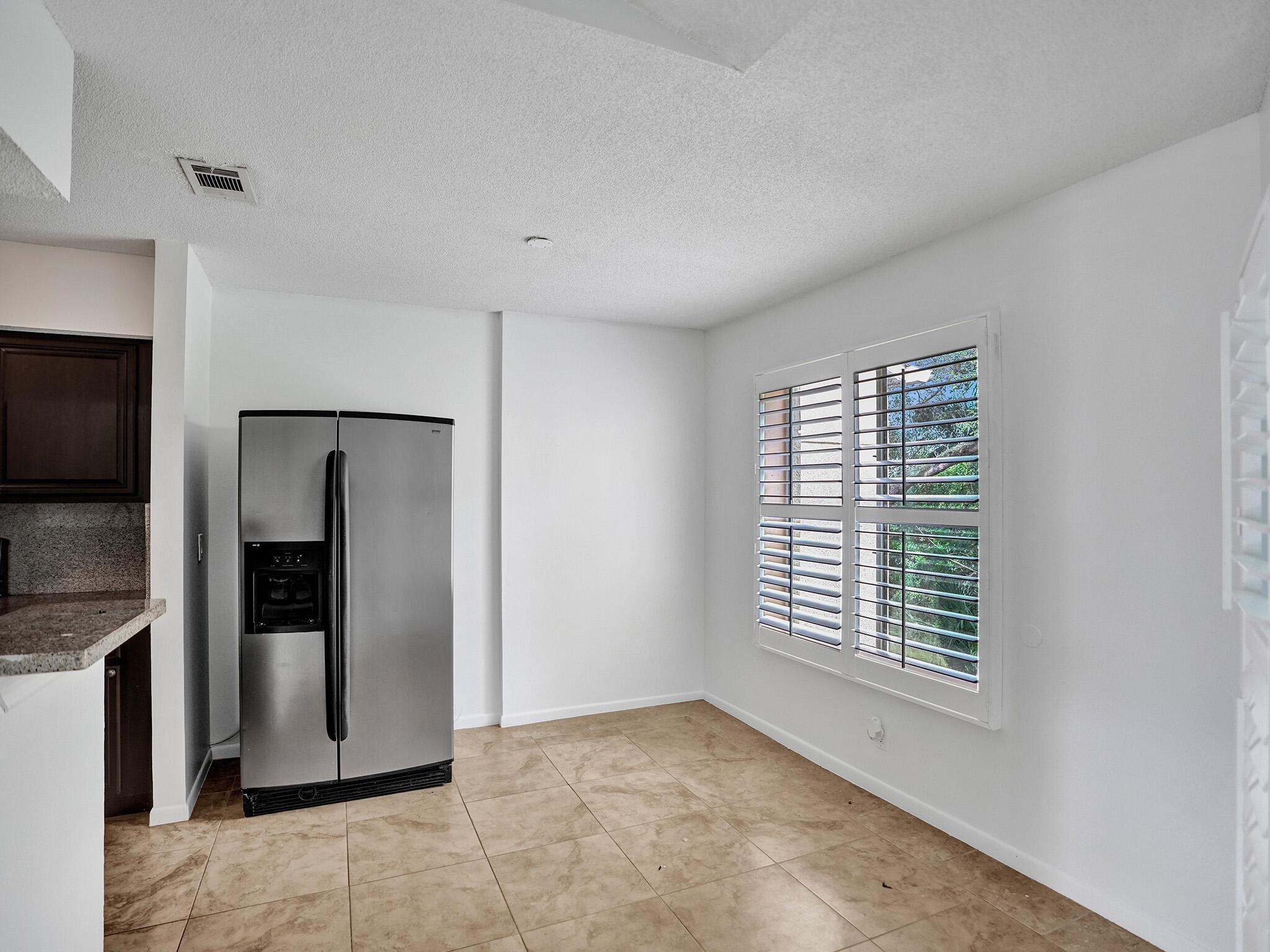 815 W Boulevard 11-202