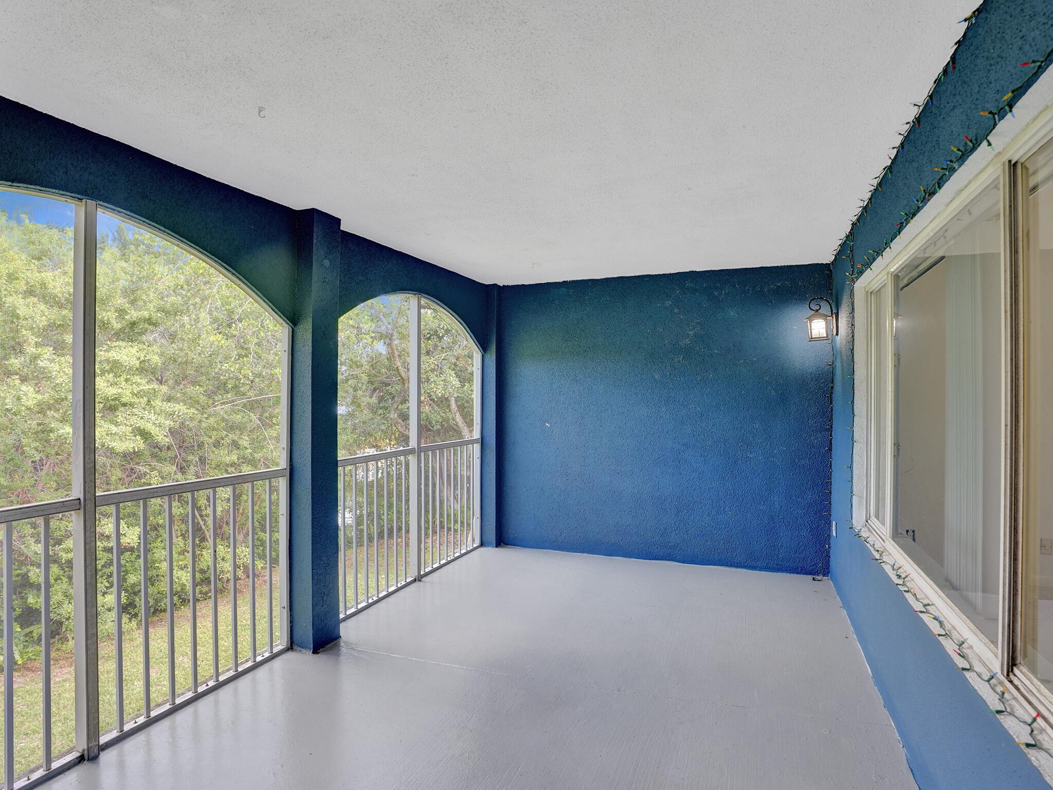 815 W Boulevard 11-202