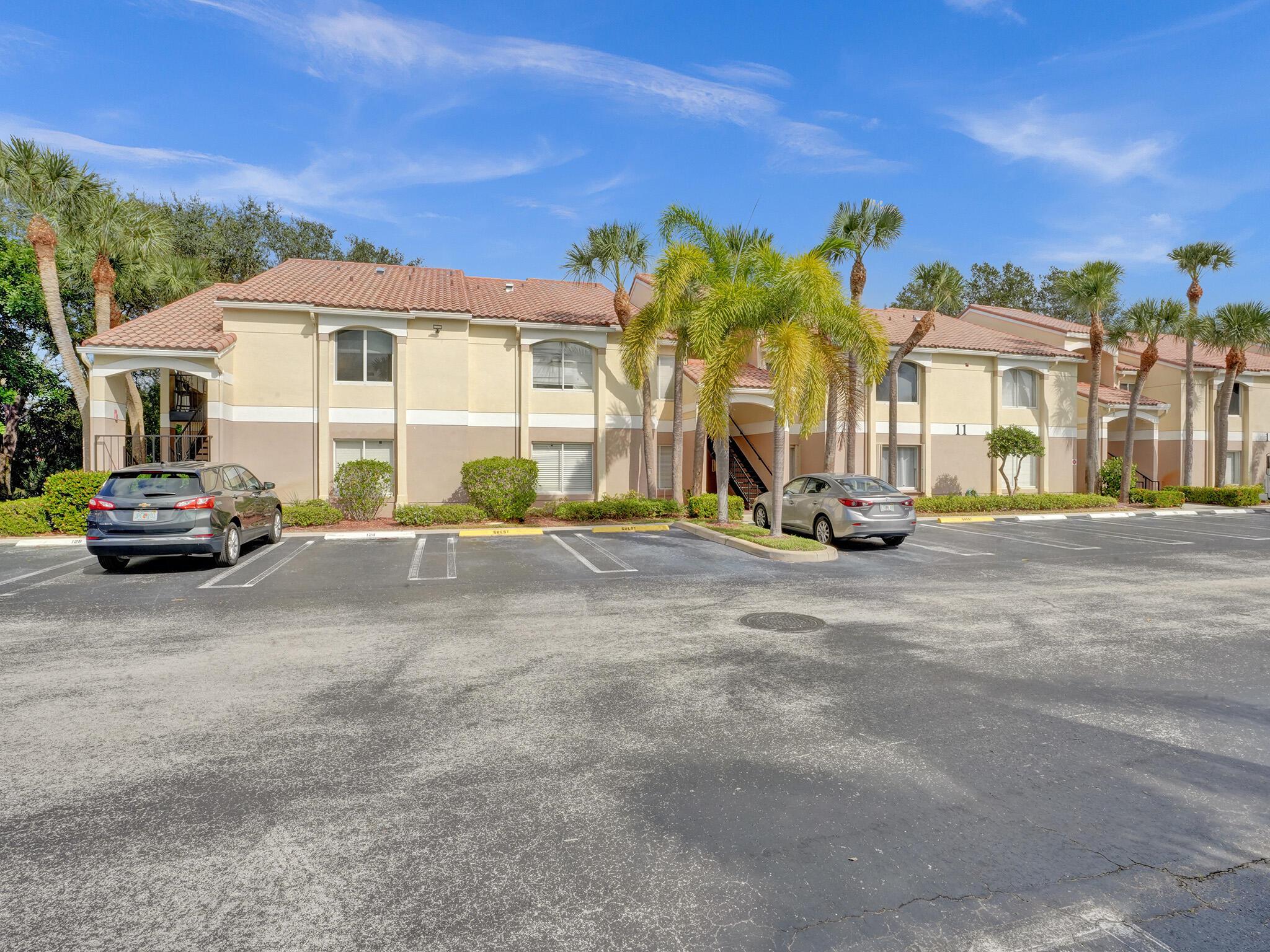 815 W Boulevard 11-202