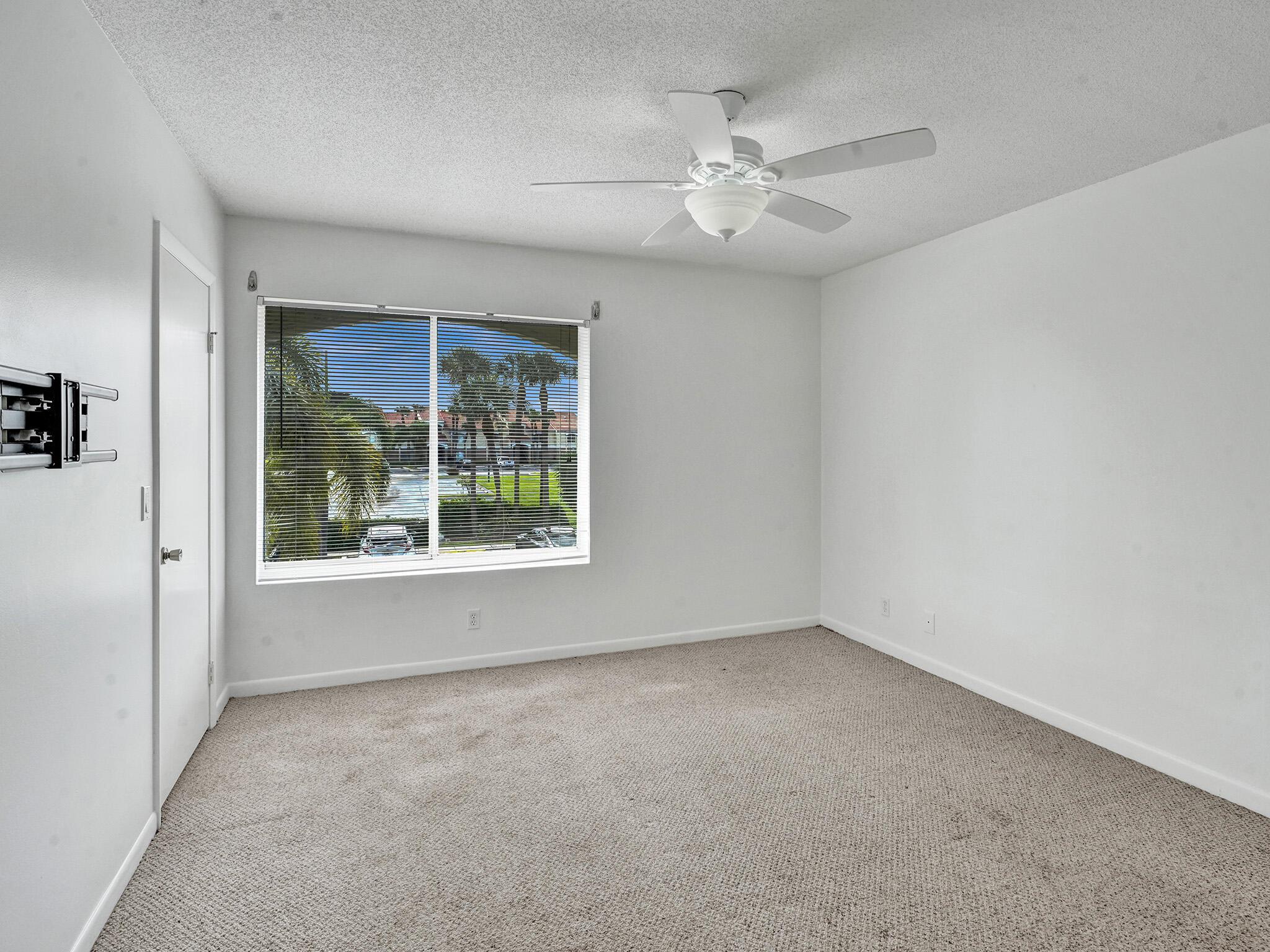 815 W Boulevard 11-202