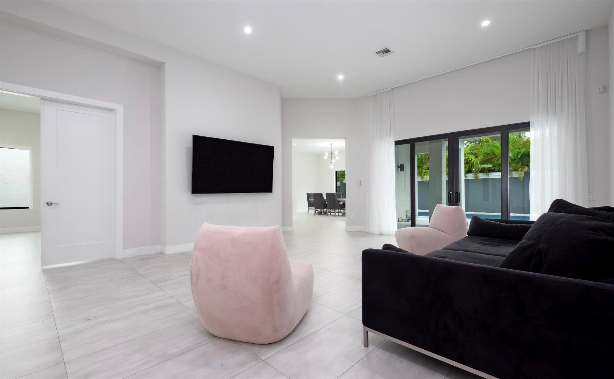 5663 W Brookfield Circle