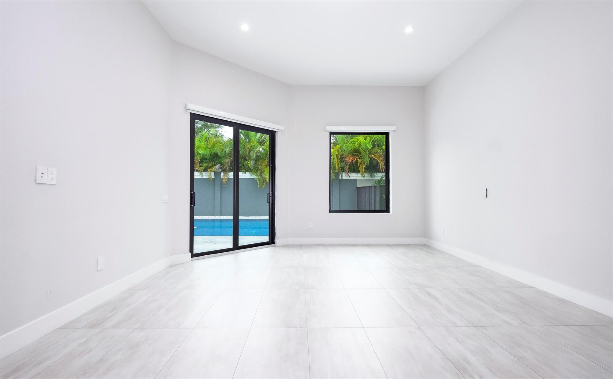 5663 W Brookfield Circle
