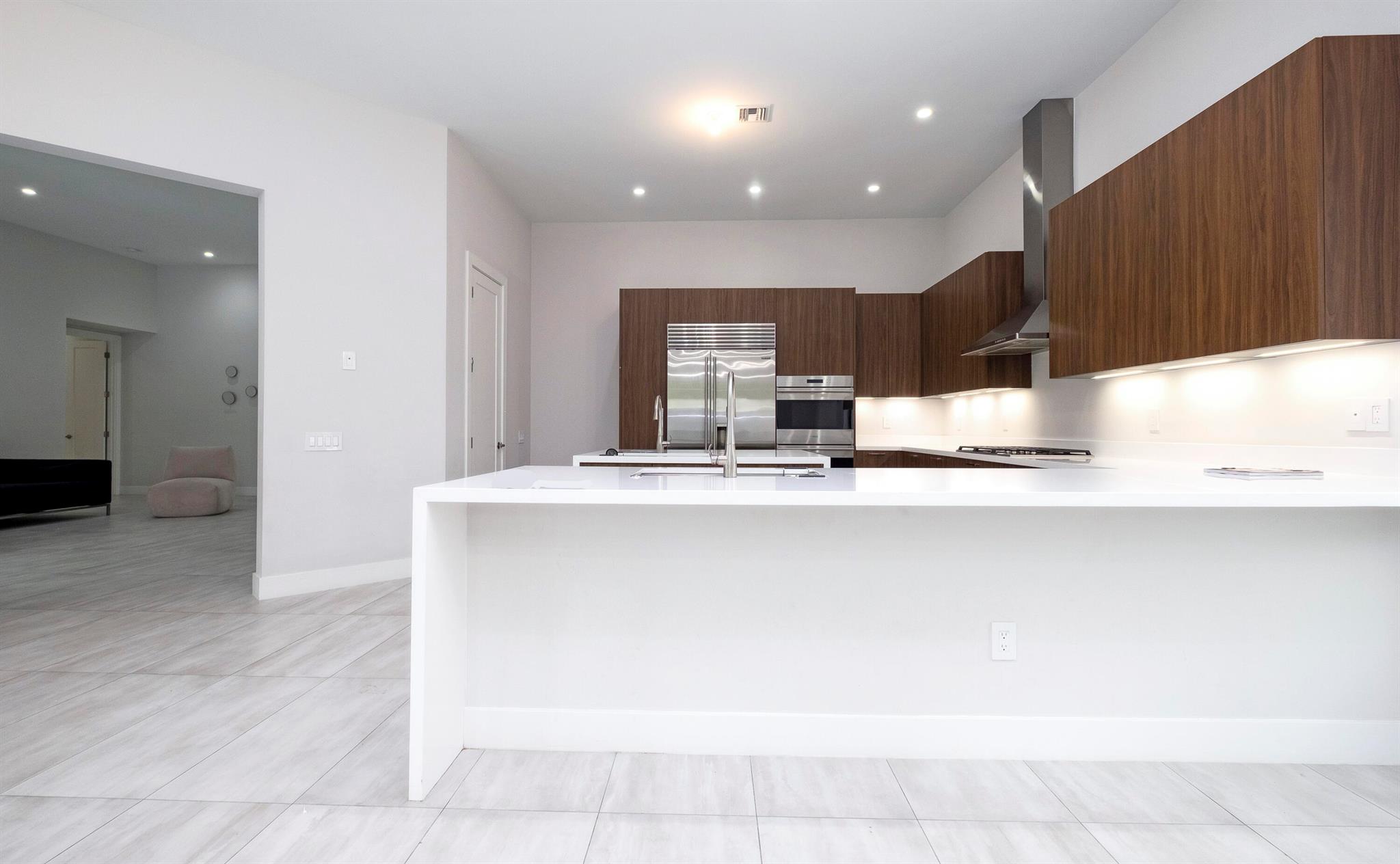 5663 W Brookfield Circle