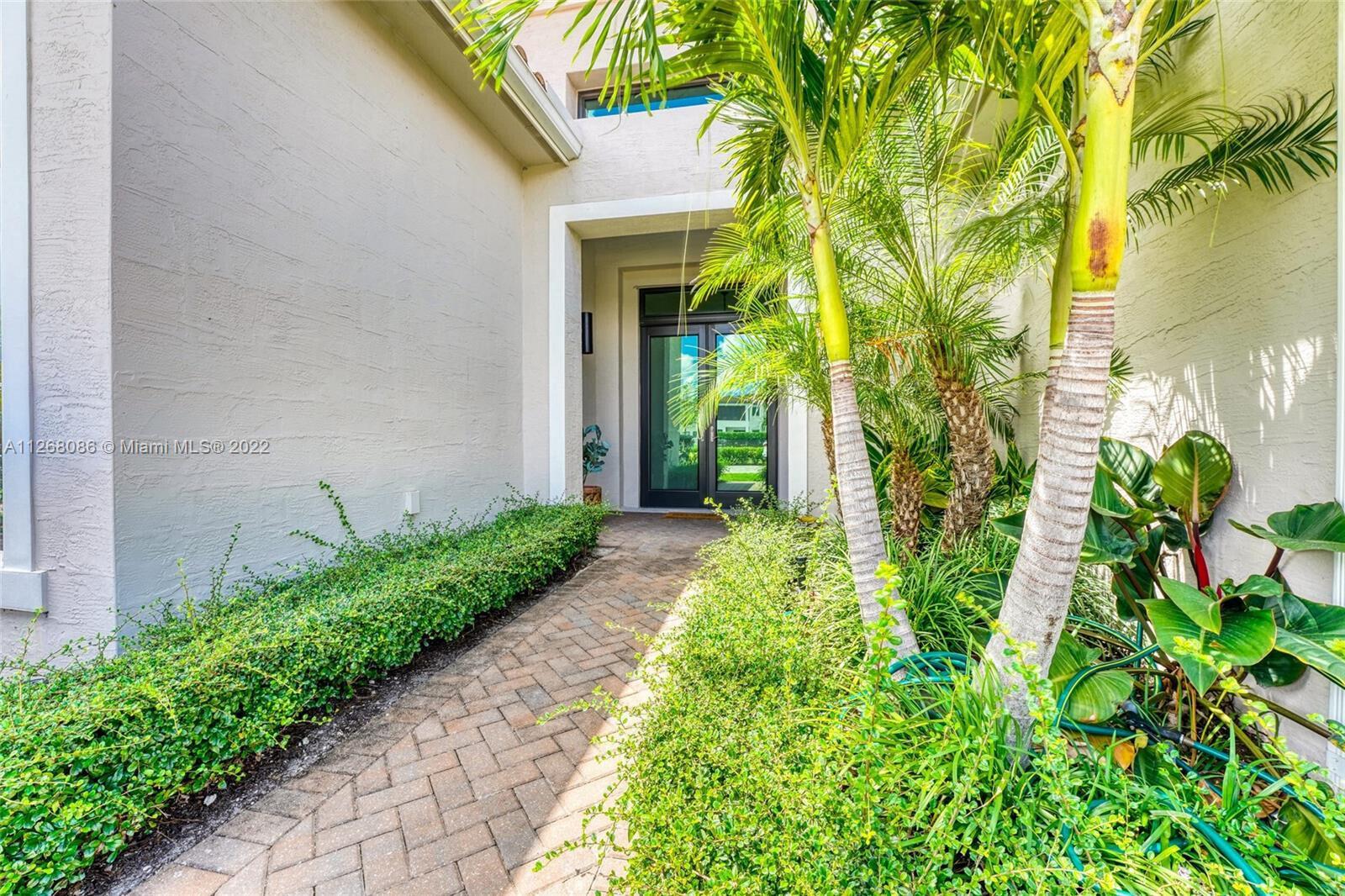 5663 W Brookfield Circle