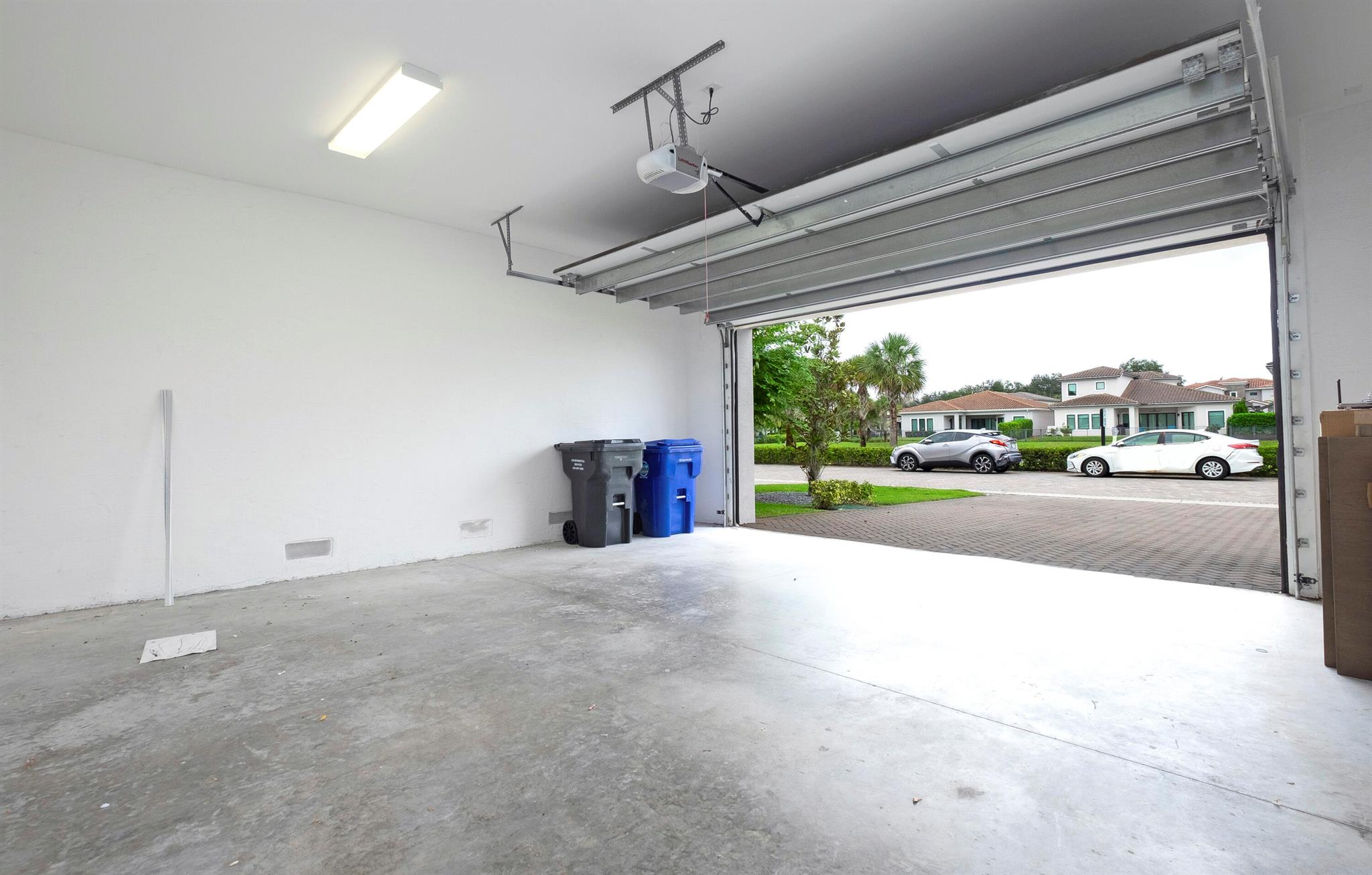 5663 W Brookfield Circle
