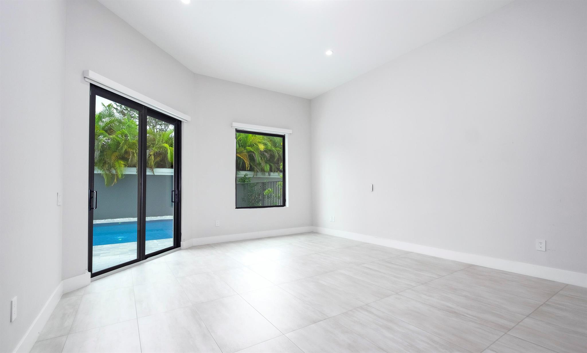 5663 W Brookfield Circle